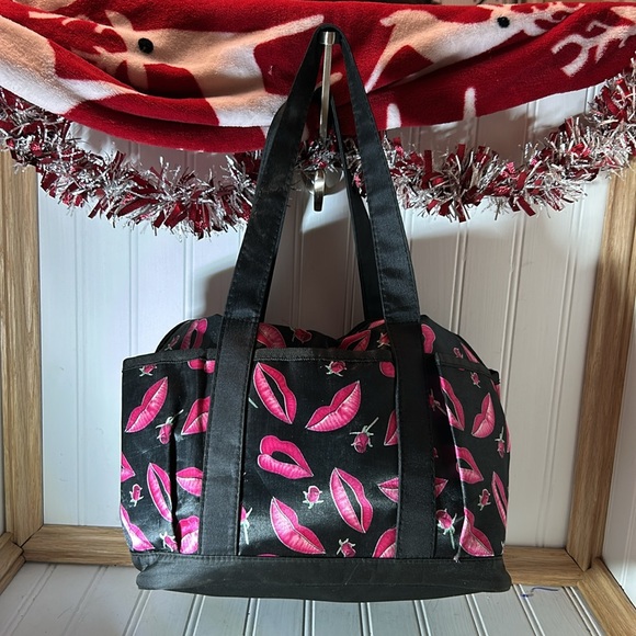 Karriage Mate Tote Kisses & Roses Pink and Black Shoulder Bag - Picture 1 of 8
